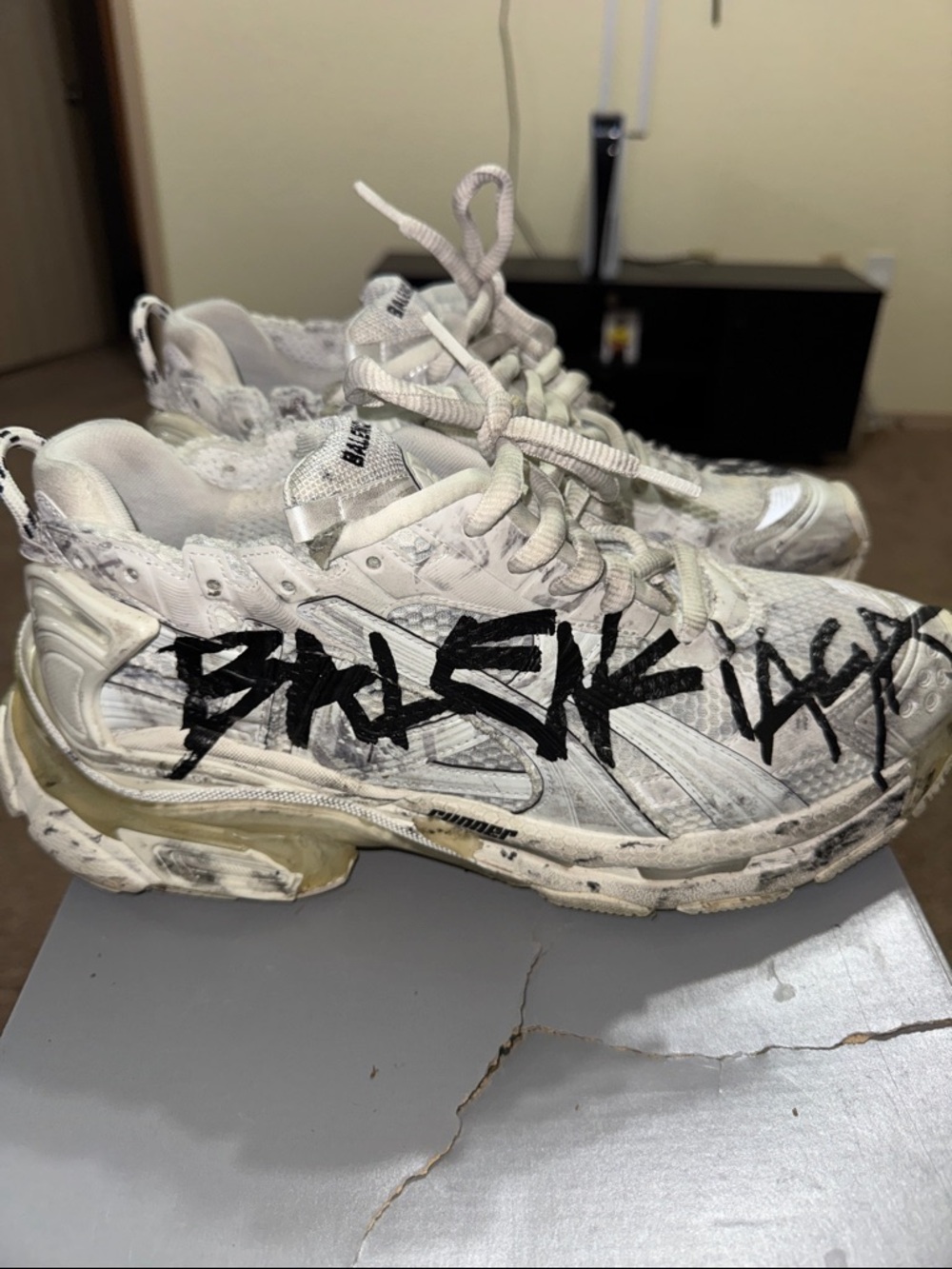 Balenciaga White Sneakers with Black Graffiti Accents - Picture 3 of 4